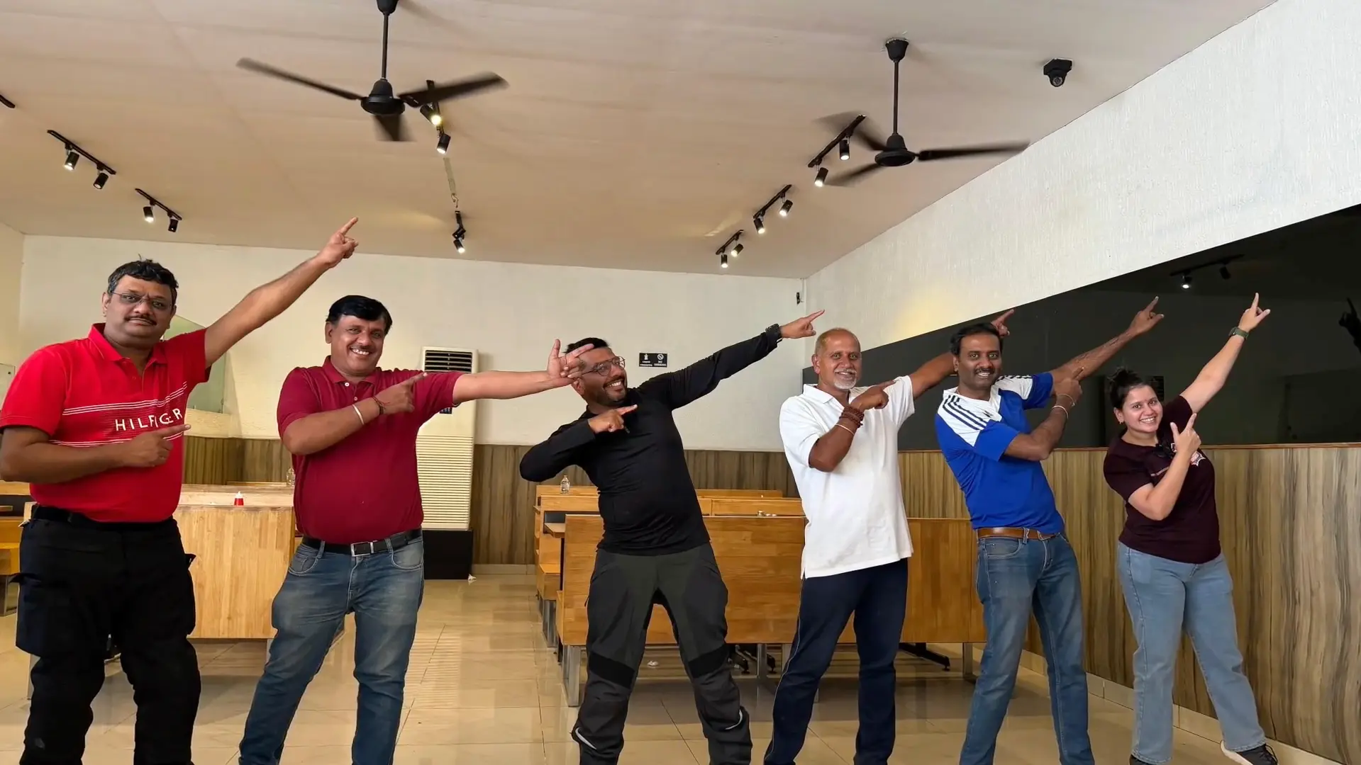 Corporate team experiencing RefleXn